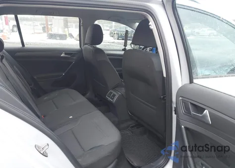 2019 Volkswagen Golf Sportwagen 1.8T S z USA, uszkodzony, nr VIN 3VW217AU1KM504800